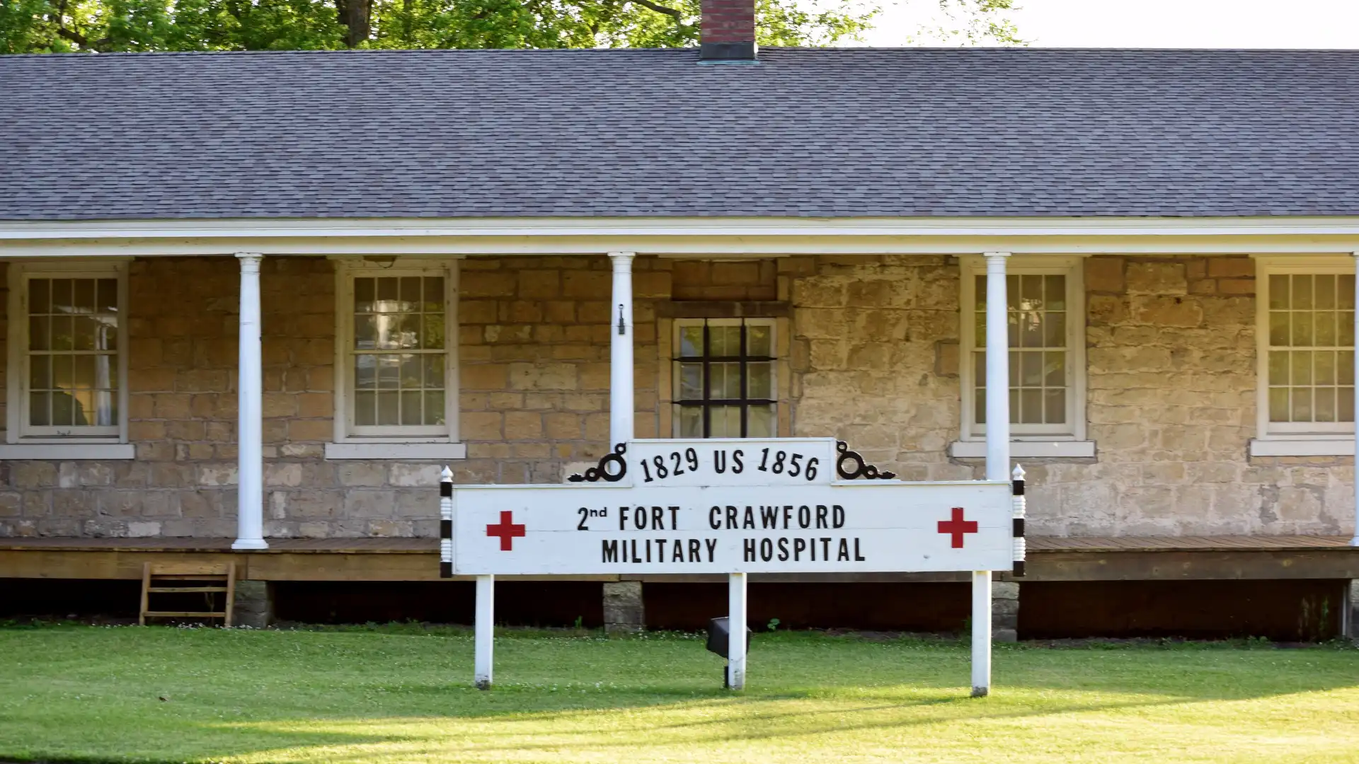 Hotels near Fort Crawford Museum