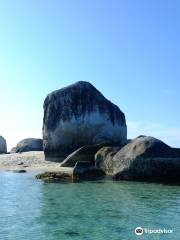 Pulau Batu Berlayar