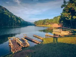 Pang Oung Roum Thai Lake