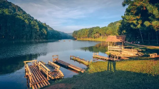 Pang Oung Roum Thai Lake