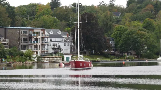 Horseshoe Island Park