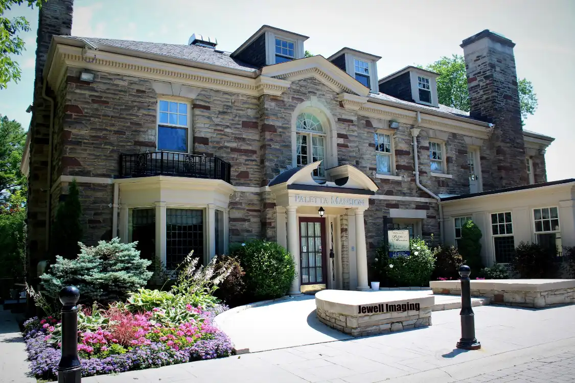 Hotels near Paletta Lakefront Park