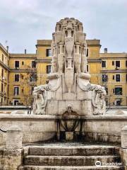 Fontana delle Anfore (Fountain of the Amphoras)