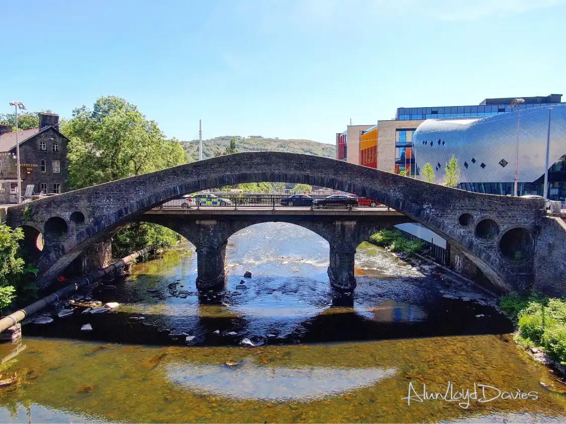 Hotels near Old Bridge