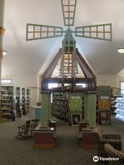 ペラ公共図書館