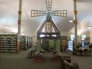 Pella Public Library