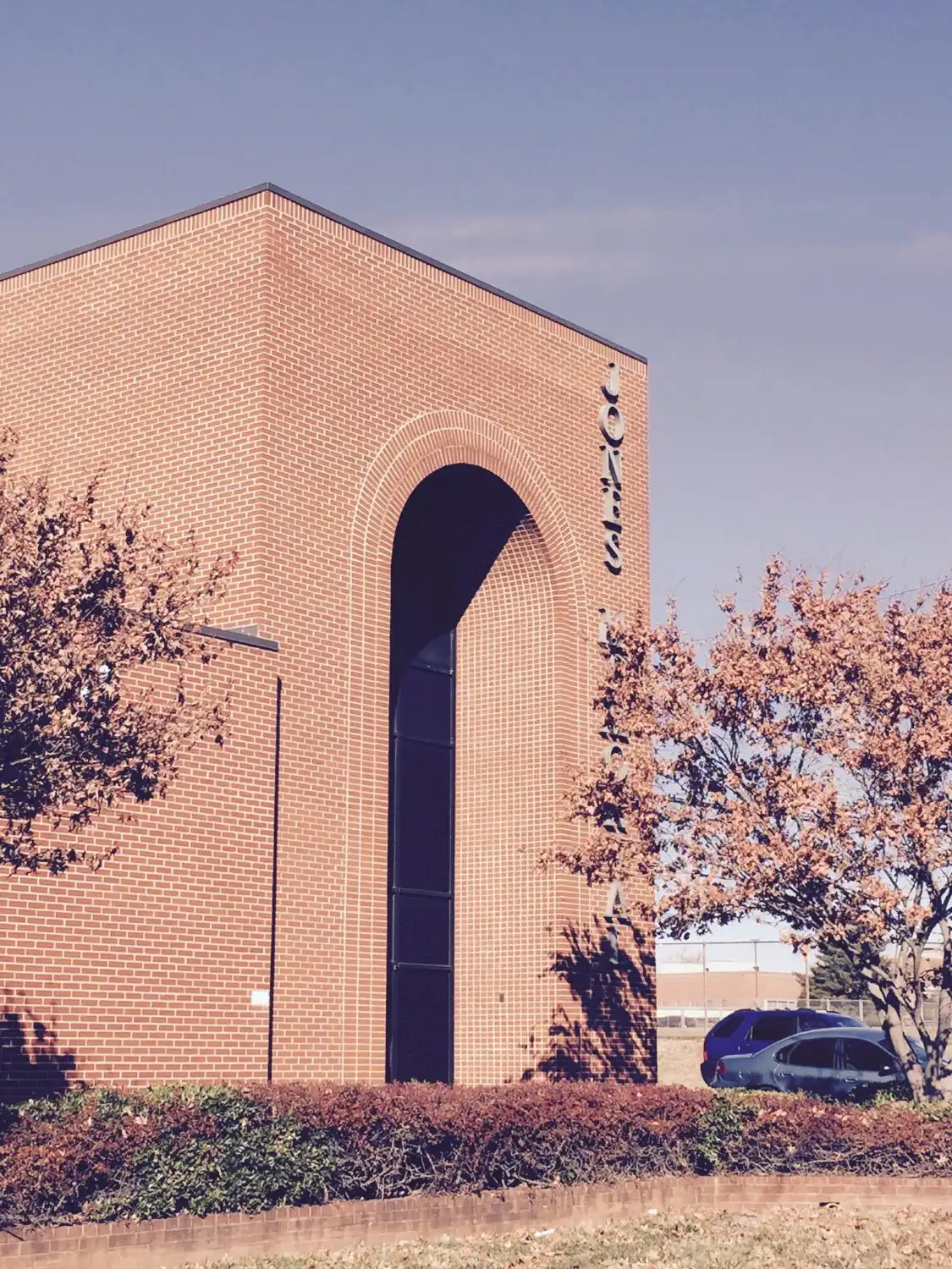 Hotels near Jones Memorial Library