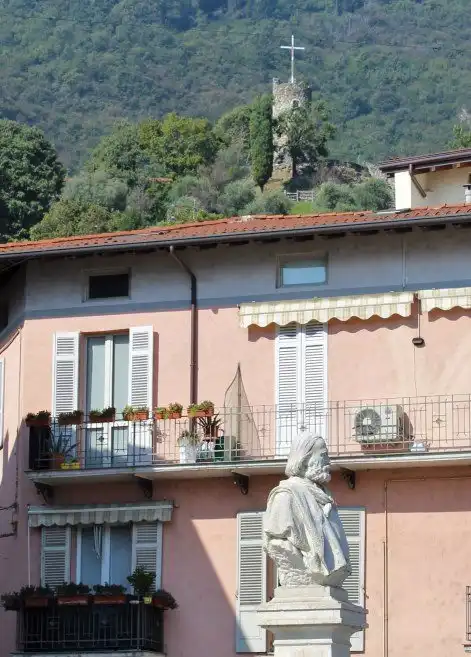 Hotels near La Torricella di Lovere
