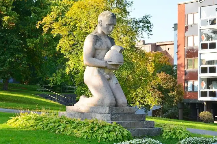Hotels near Savonlinna Herostatue - The Hero's Grave