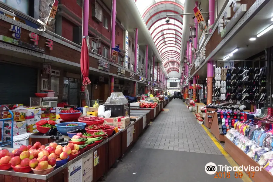 Choryang traditional market