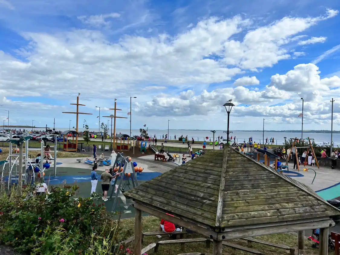 Hotels near Marine Gardens