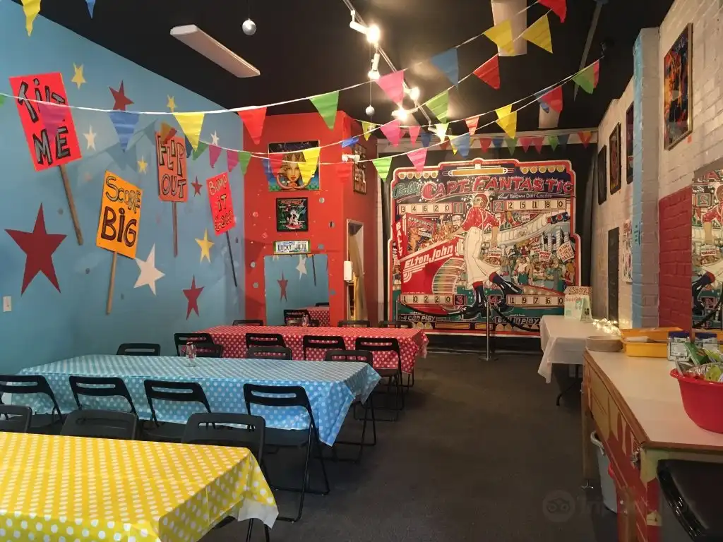 Hotels near Pacific Pinball Museum