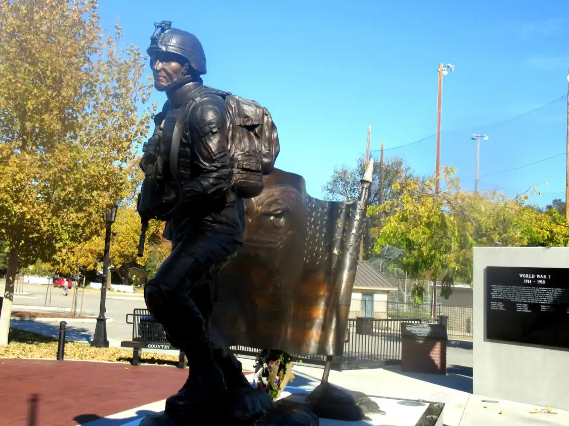 Hotels near Faces of Freedom Veterans Memorial