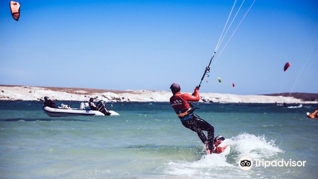 Constantly Kiting - Kitesurfing school