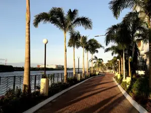 Iloilo River Esplanade