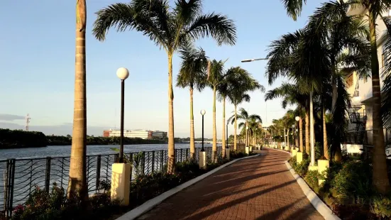 Iloilo River Esplanade