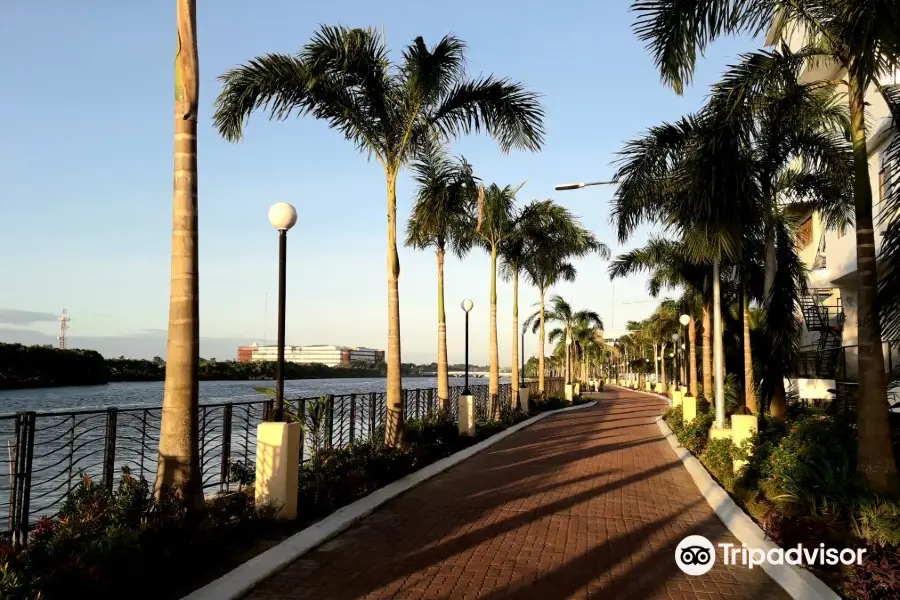 Iloilo River Esplanade