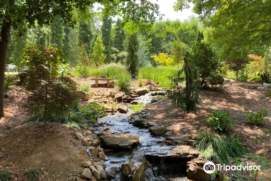 Coto de bosque y jardín Hatcher