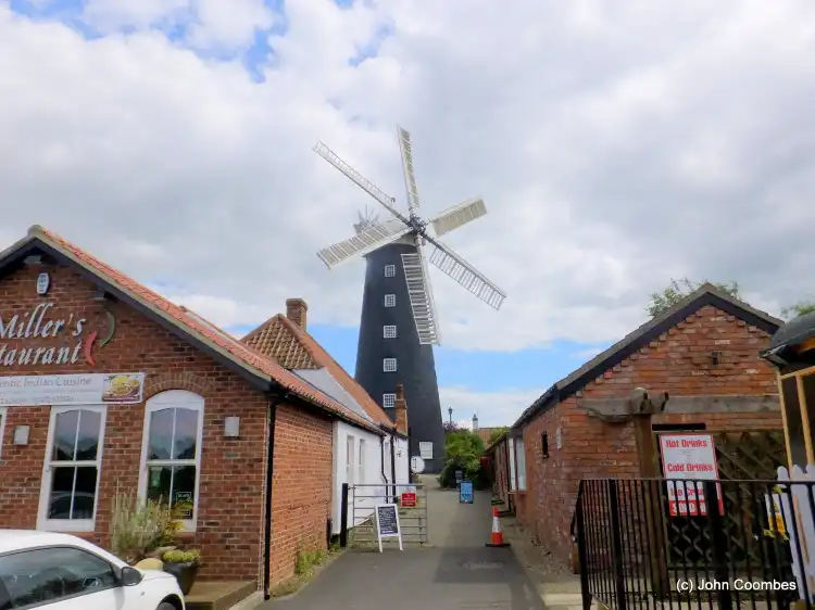 Hotels near Waltham Windmill