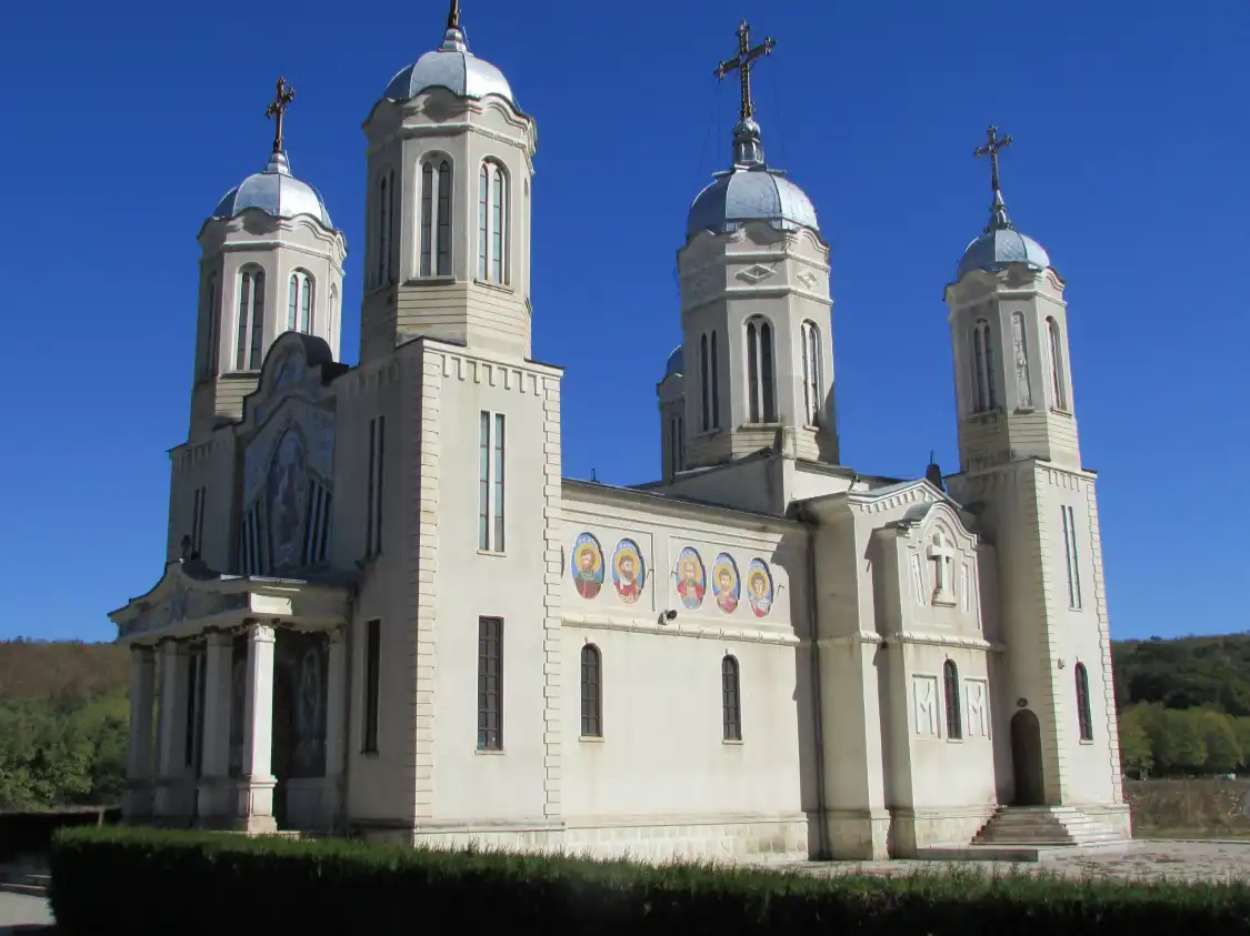 Hotels near Saint Andrew's Cave Monastery