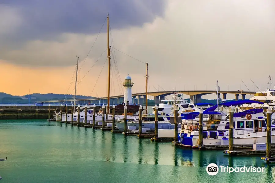 Raffles Marina Lighthouse