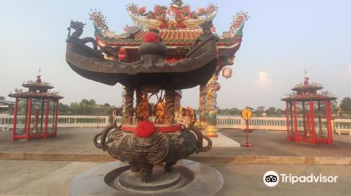 Chao Pu Chao Ya Shrine