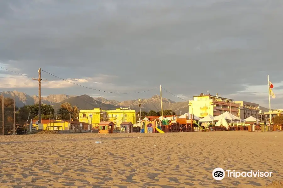 Spiaggia Libera Attrezzata Oasi Chiosco