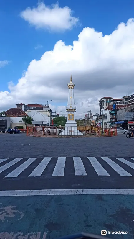 3_Tugu Yogyakarta Monument