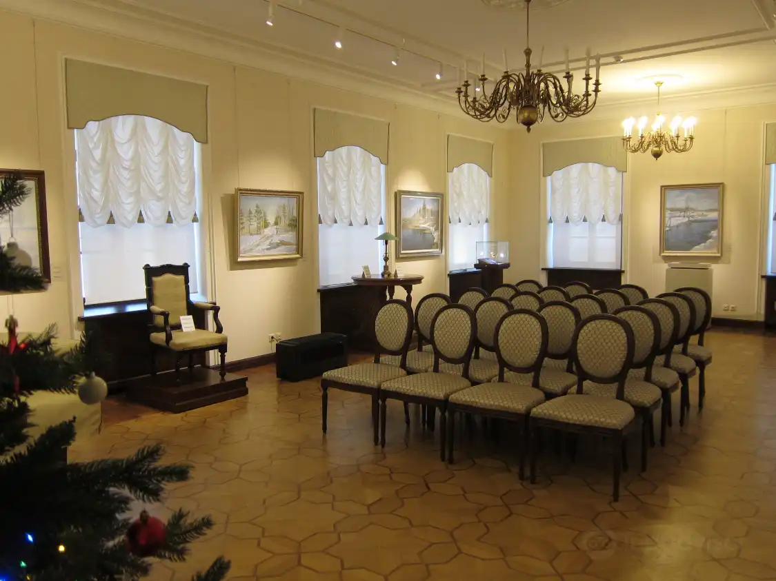 Hotels near Art Museum Byalynitskogo-Biruli