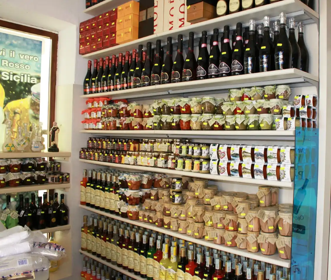 Hotels near Nino Non Solo Vino Prodotti Tipici.