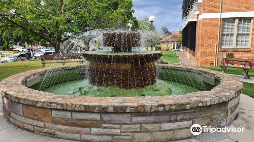 Bauer and Wiles Memorial Fountain