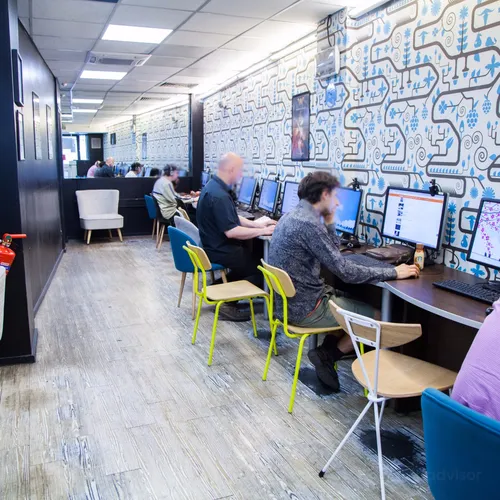 Milk Asus E-sport Arena 24/7