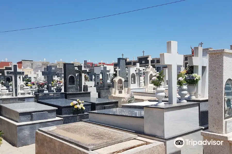 Cementerio De Santa Emilia