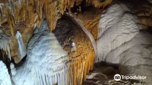 Onondaga Cave