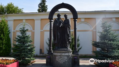 Monument to Peter and Fevronia