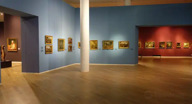 鄰近中萊茵博物館的酒店