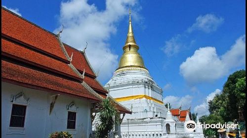 Wat Kaew Don Tao Suchadaram