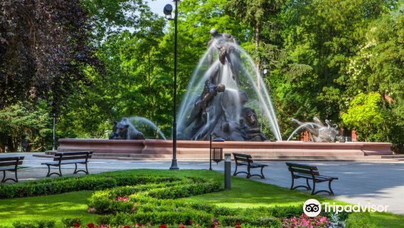 Deluge Fountain