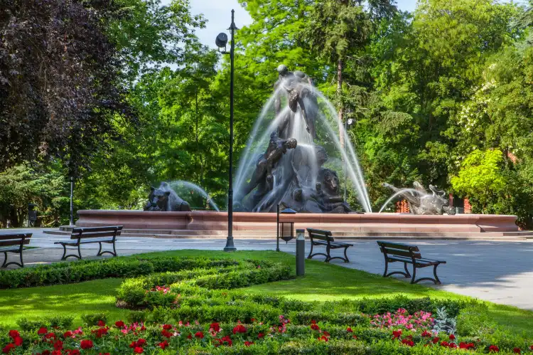 Hotels near Deluge Fountain