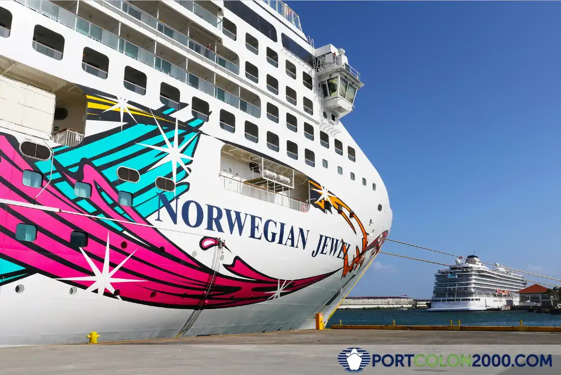 Hotels near Port Colon 2000