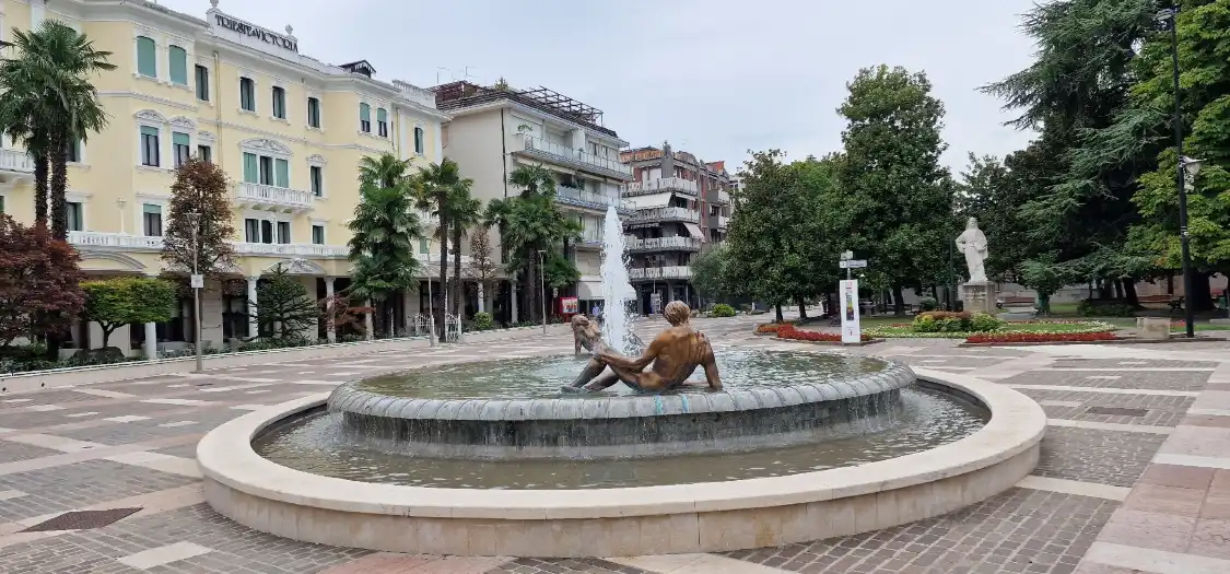 Hotel in zona Fontana di Arlecchino di Abano Terme