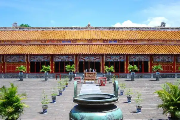 Hotels near Nine Dynastic Urns