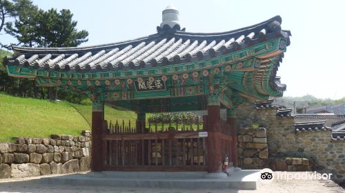 Surowangbireung Royal Tomb of King Suro's wife