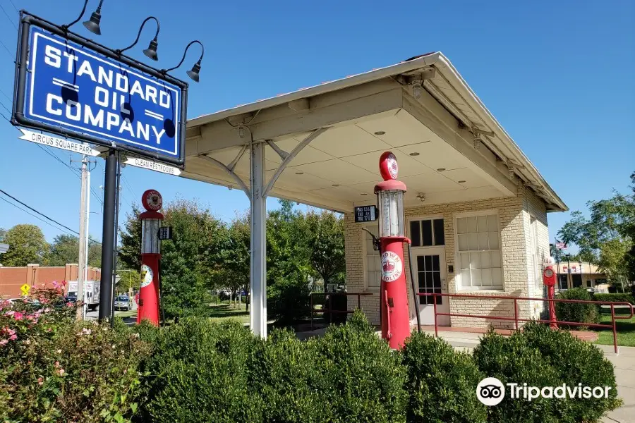 1921 Standard Oil Station