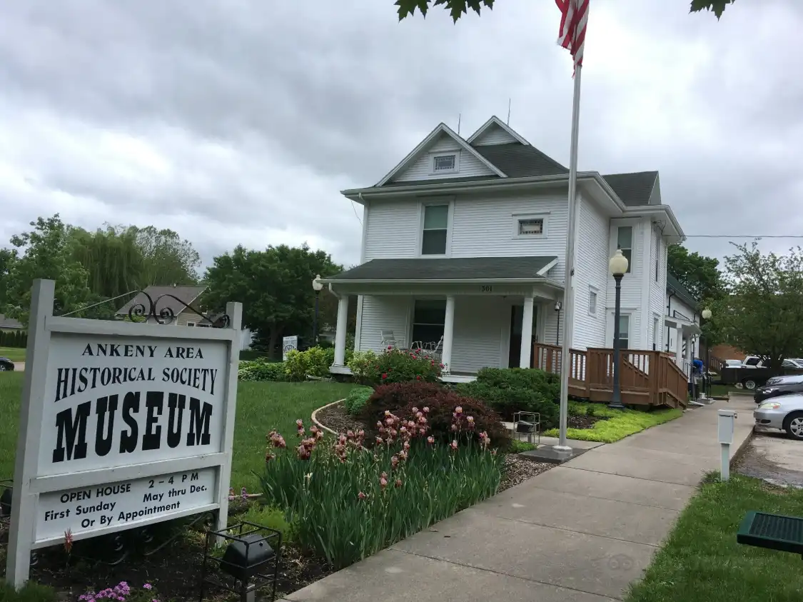Hotels near Ankeny Area Historical Society
