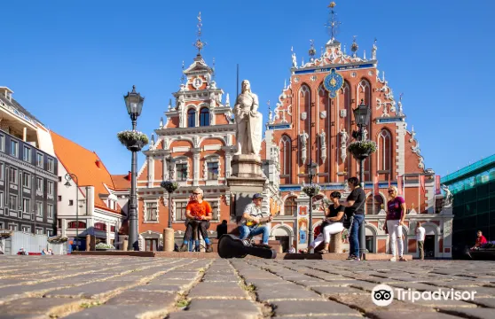 黑頭宮門票成人