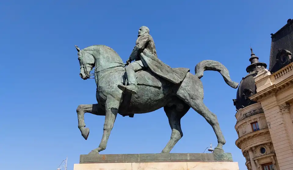 4_Revolution Square (Piata Revolutiei)