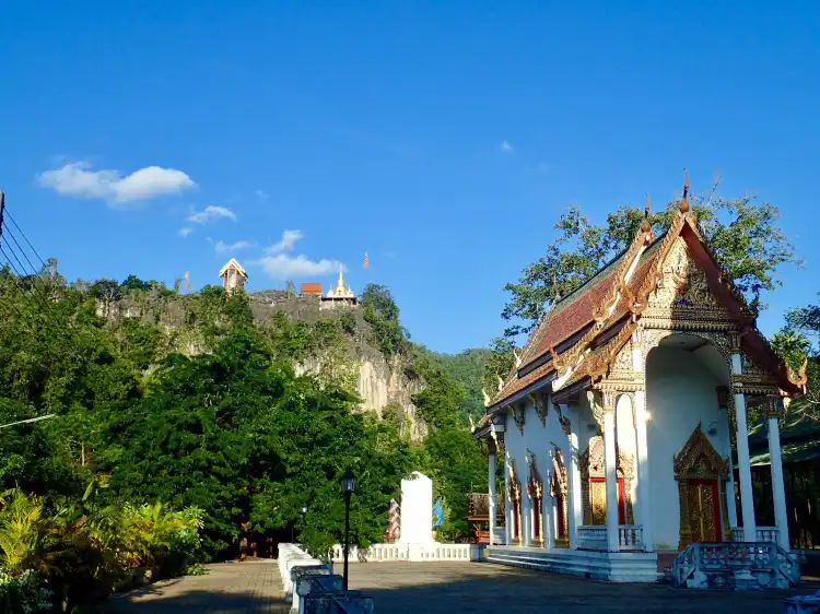 Hotels in Tha Kha-nun