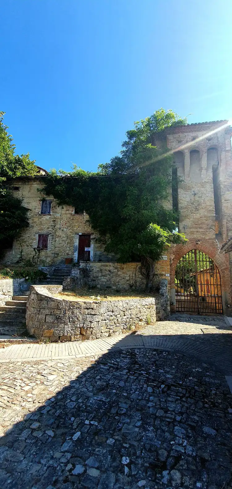 Các khách sạn gần Ial Emilia Romagna