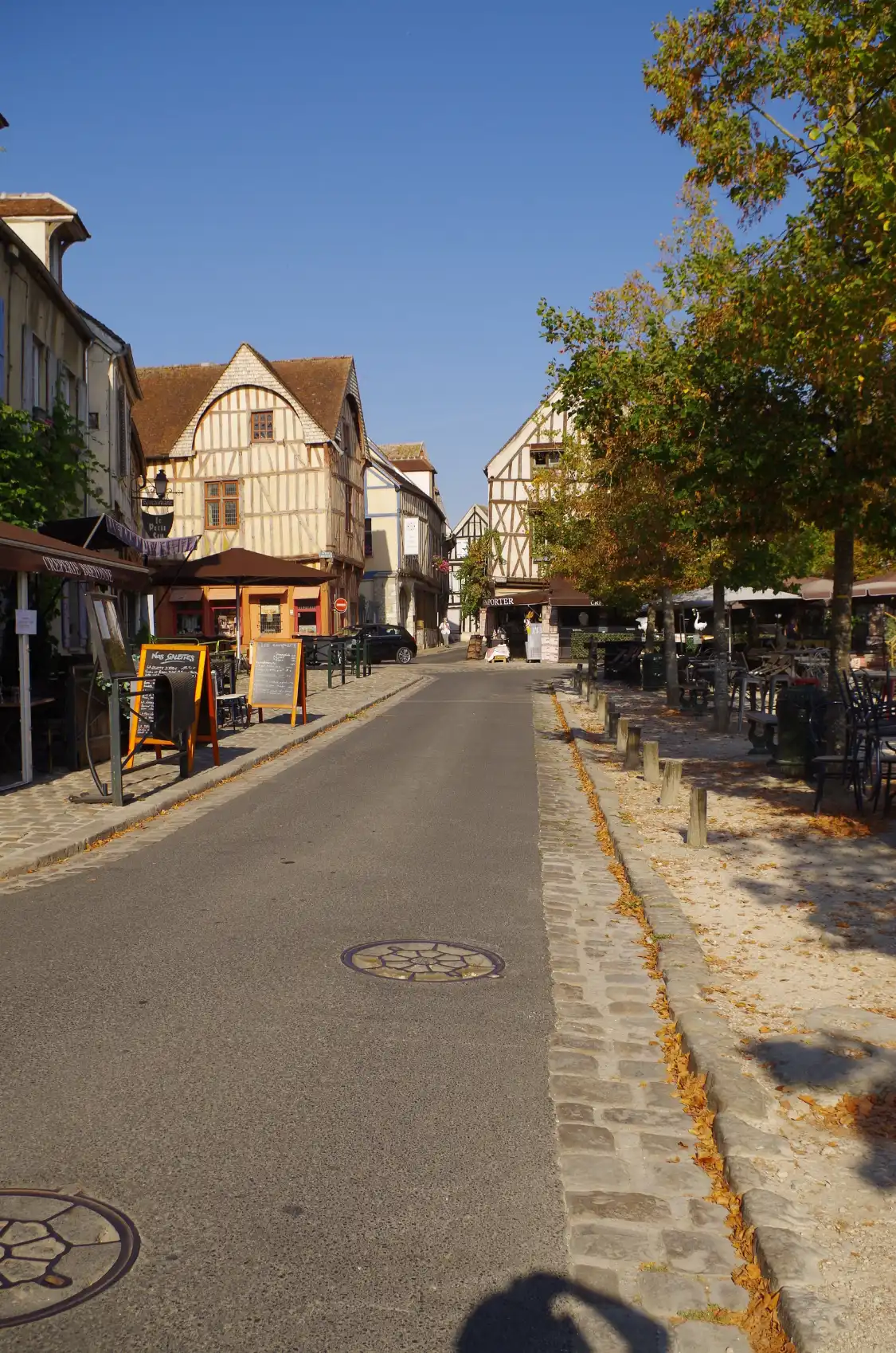 Hotels near Cite Medievale